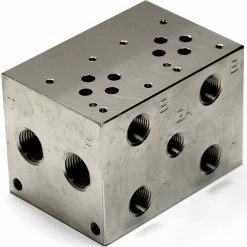 Chief D03 Manifold, Parallel, 3-Section